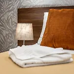 Fl6 Thelodge-2bed Terrace,garage By Homely