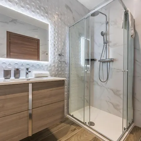 Fl6 Thelodge-2bed Terrace,garage By Homely *